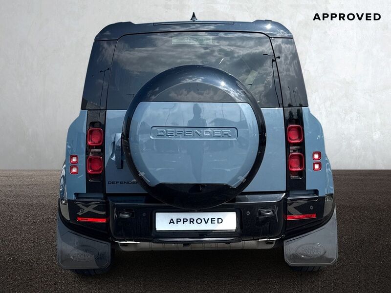 More views of Land Rover Defender
