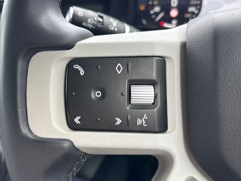 More views of Land Rover Defender