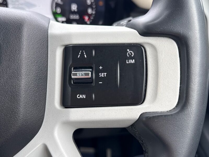 More views of Land Rover Defender
