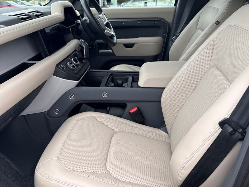 More views of Land Rover Defender