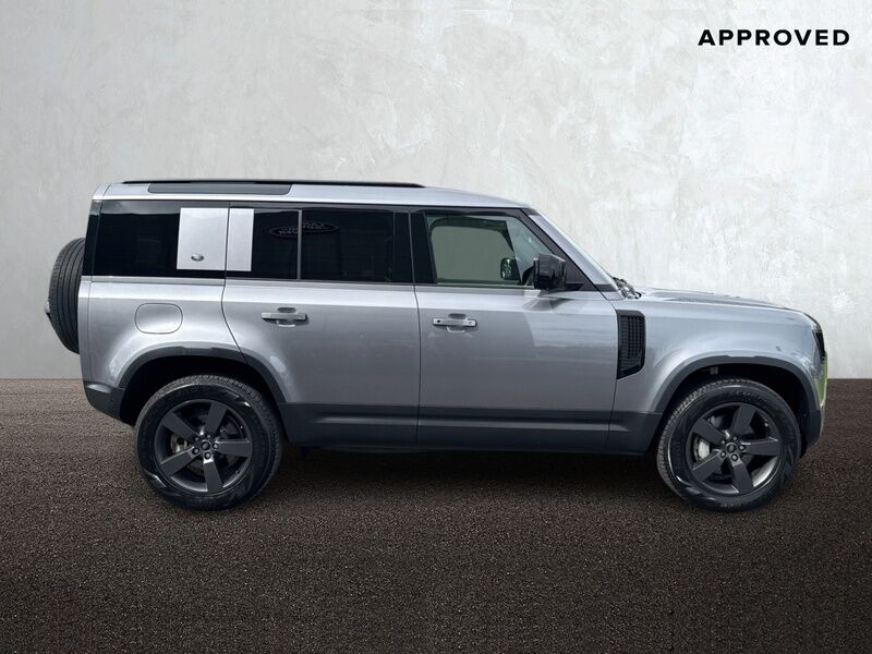More views of Land Rover Defender