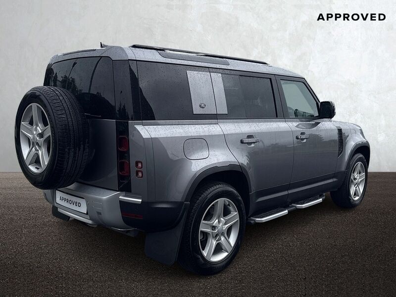 More views of Land Rover Defender