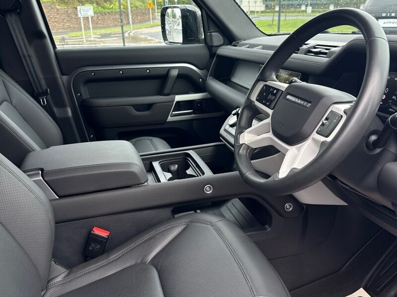 More views of Land Rover Defender