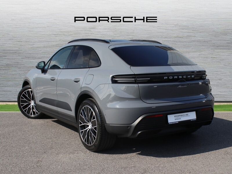 More views of Porsche Macan
