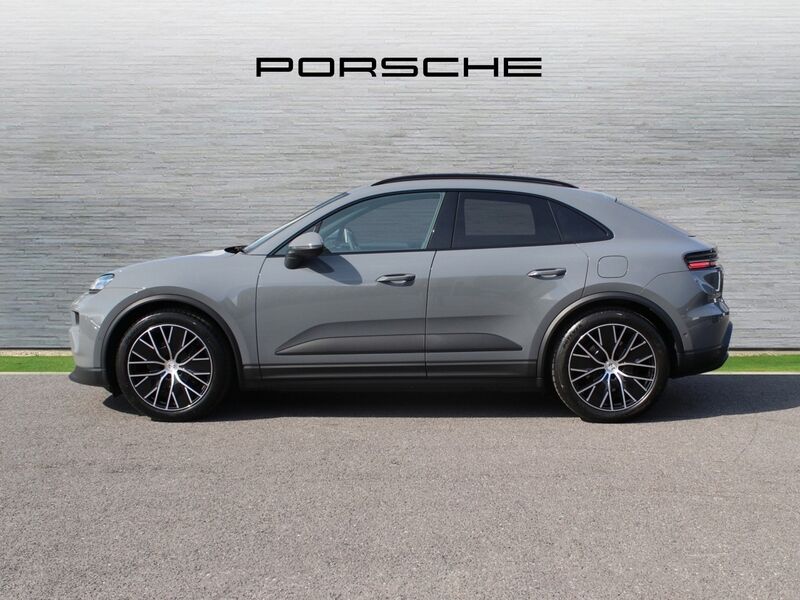 More views of Porsche Macan