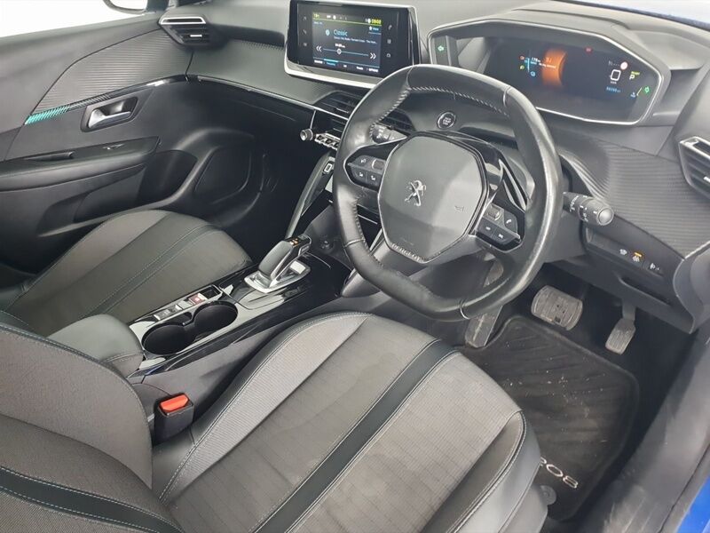 More views of Peugeot 208