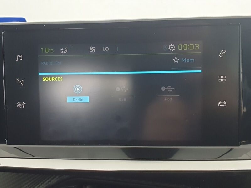 More views of Peugeot 208
