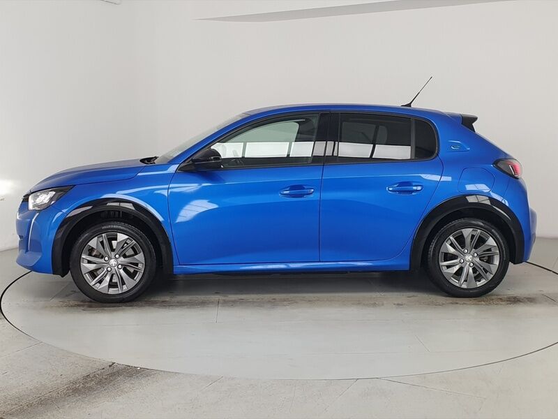 More views of Peugeot 208