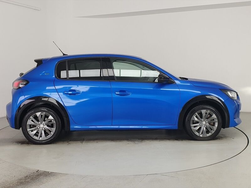 More views of Peugeot 208