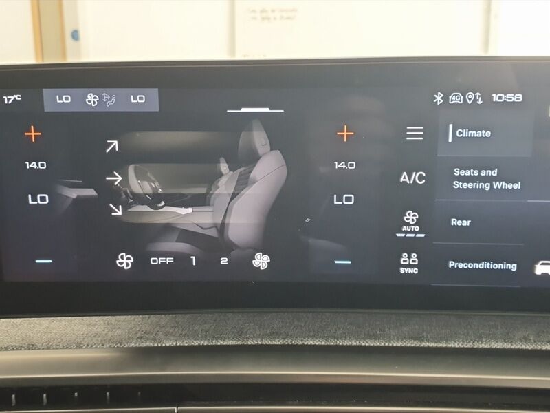 More views of Peugeot 5008