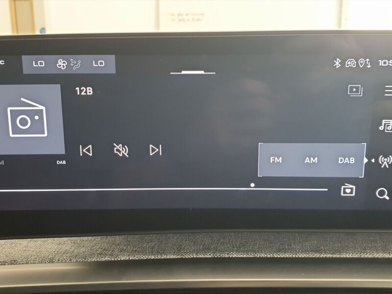 More views of Peugeot 5008