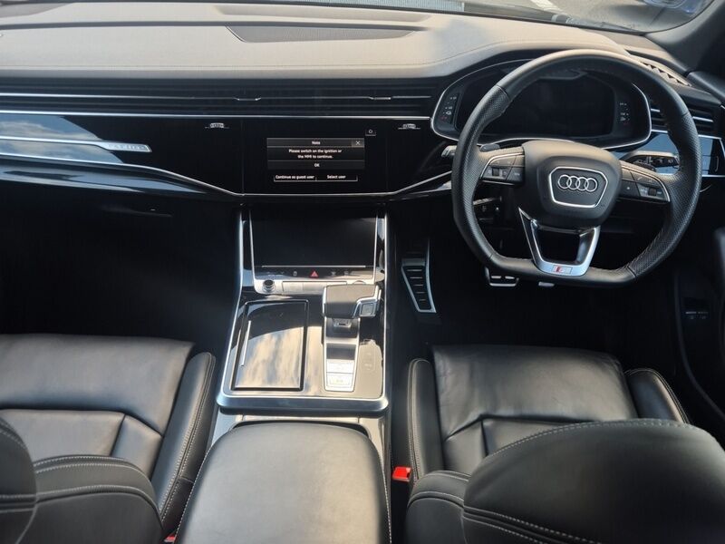 More views of Audi Q8