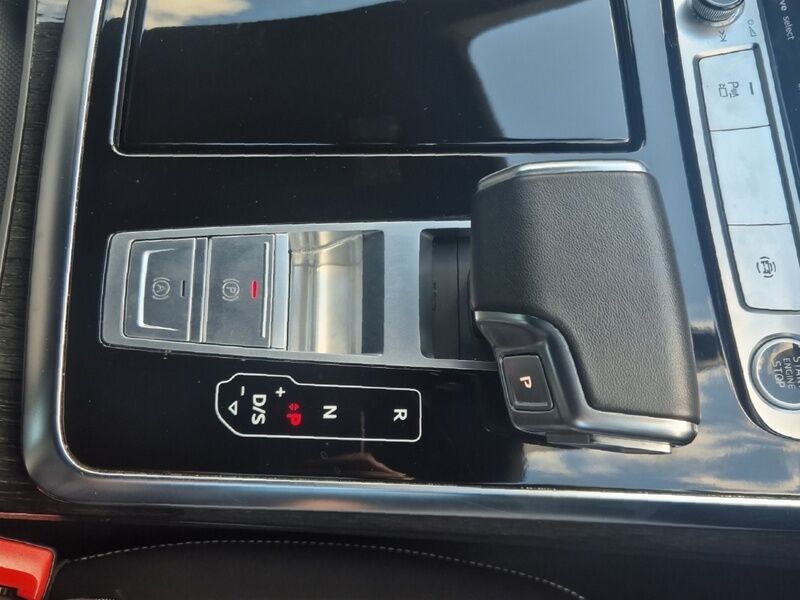 More views of Audi Q8