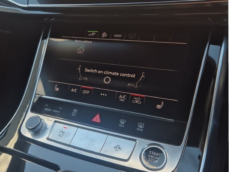 More views of Audi Q8