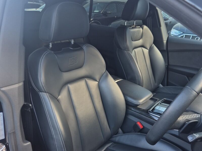 More views of Audi Q8