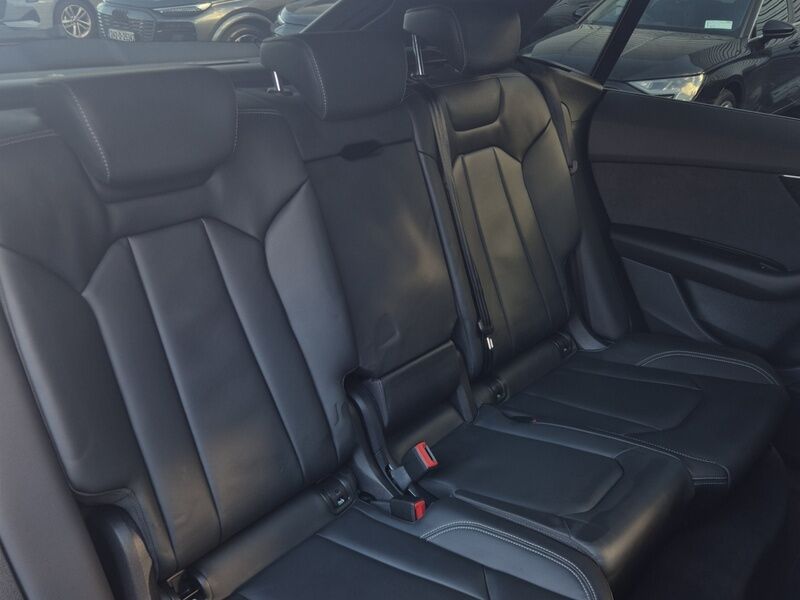 More views of Audi Q8
