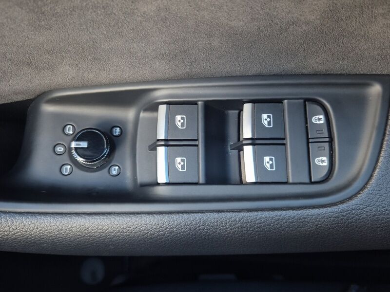 More views of Audi Q8
