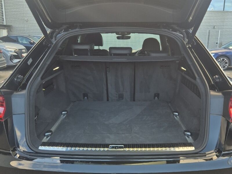 More views of Audi Q8