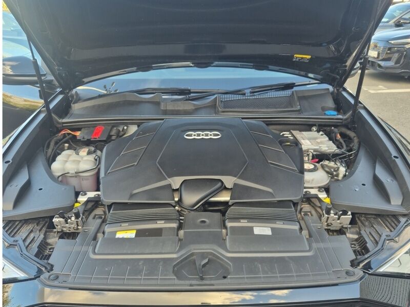 More views of Audi Q8