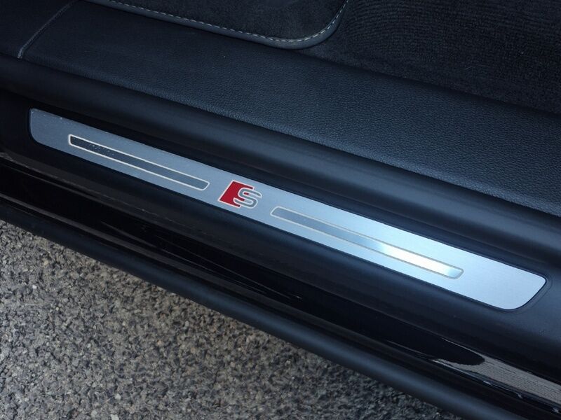 More views of Audi Q8