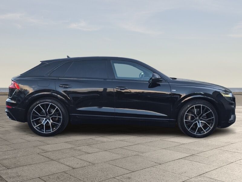 More views of Audi Q8