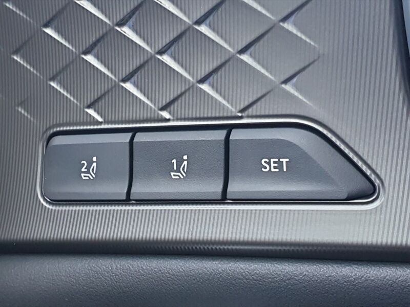 More views of Kia Sorento