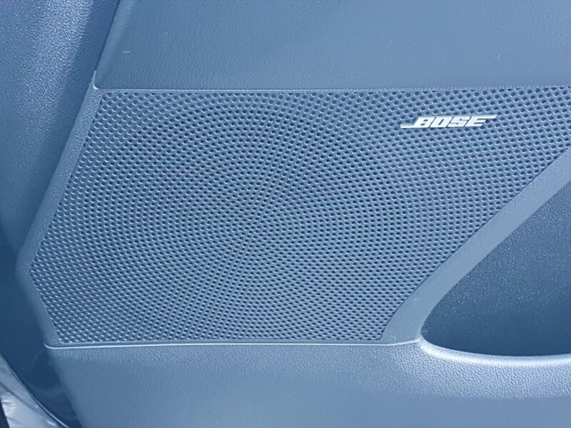 More views of Kia Sorento