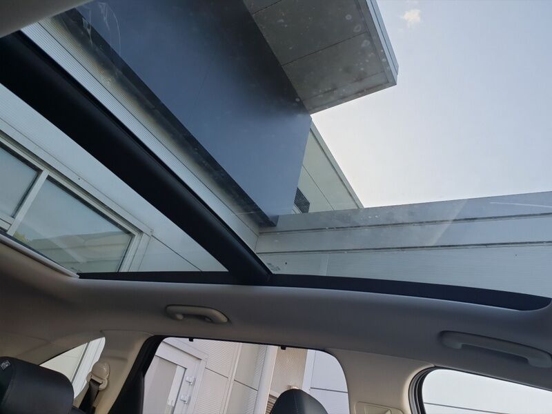 More views of Kia Sorento