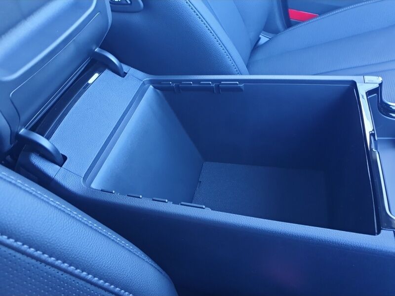 More views of Kia Sorento