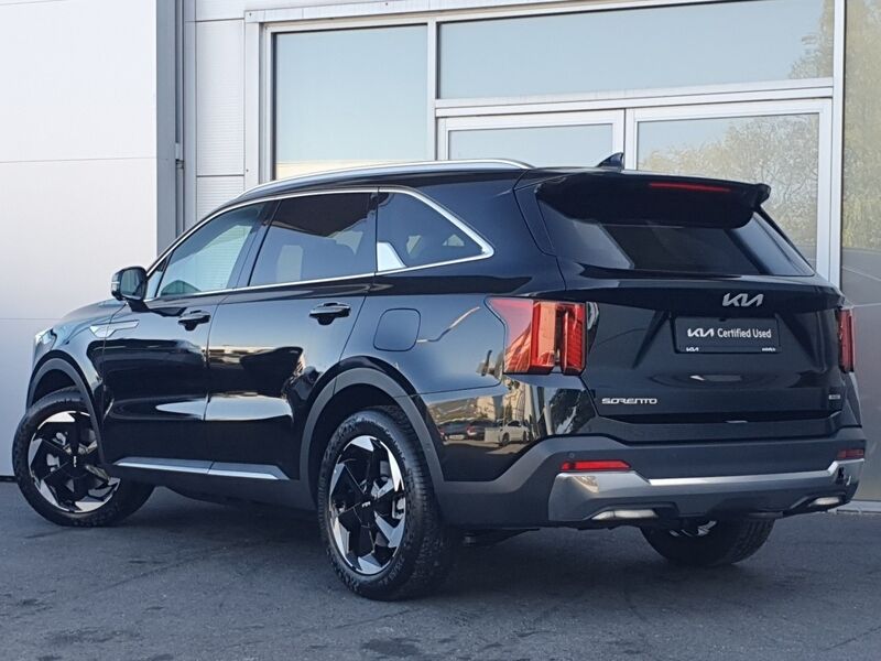 More views of Kia Sorento