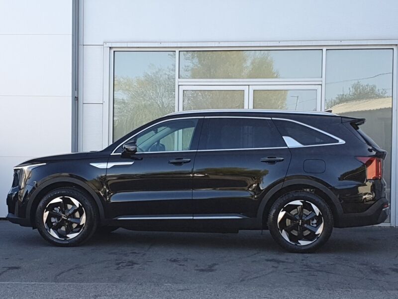 More views of Kia Sorento
