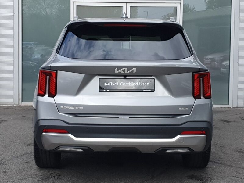 More views of Kia Sorento