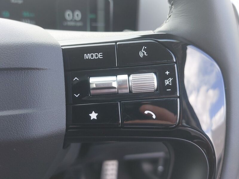 More views of Kia Sorento