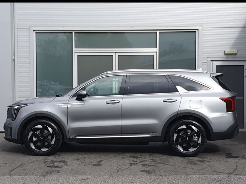 More views of Kia Sorento