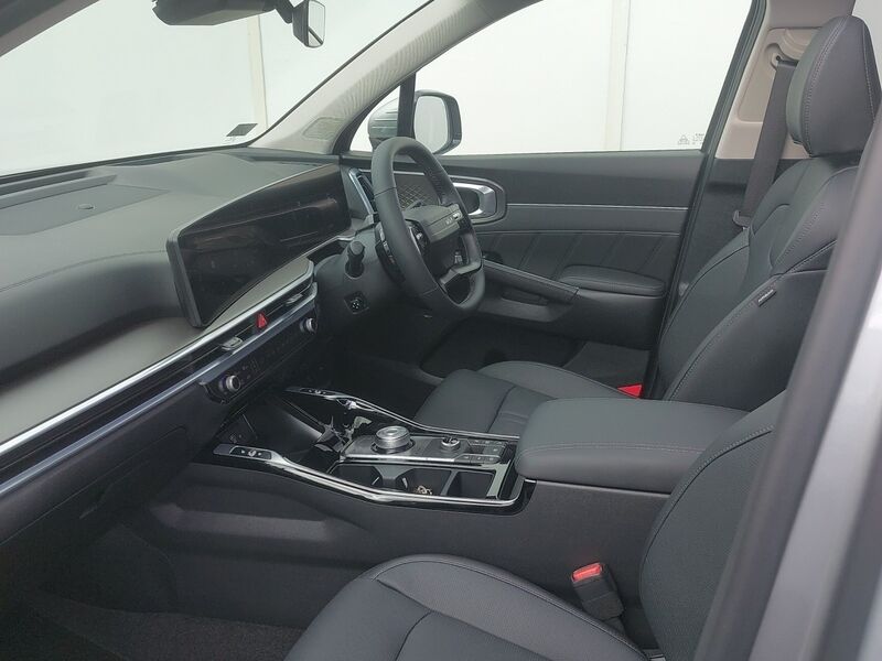 More views of Kia Sorento
