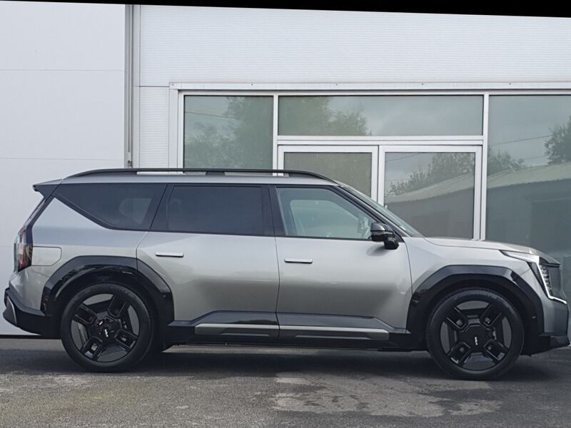 More views of Kia EV9