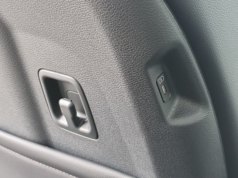 More views of Kia Sportage