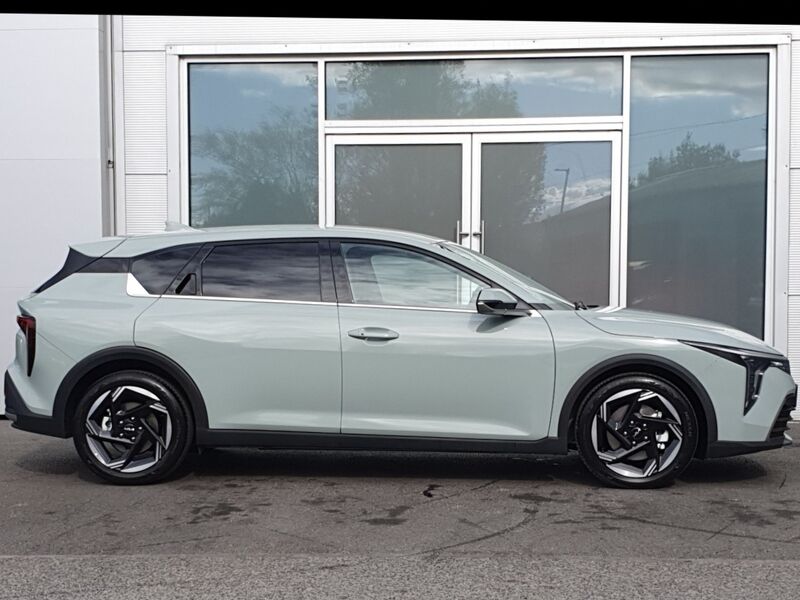 More views of Kia K4
