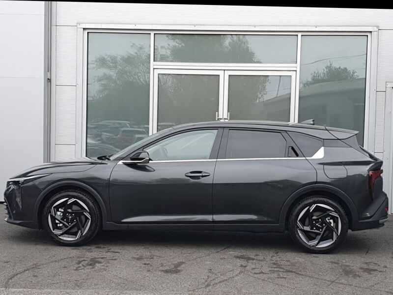 More views of Kia K4