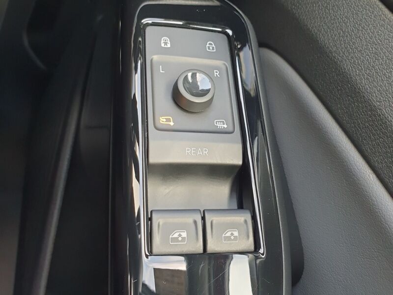 More views of Volkswagen ID.4