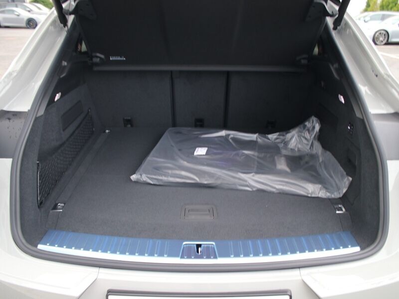 More views of Porsche Cayenne