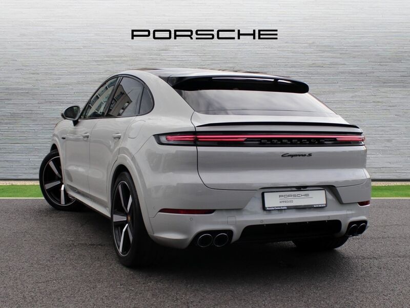 More views of Porsche Cayenne