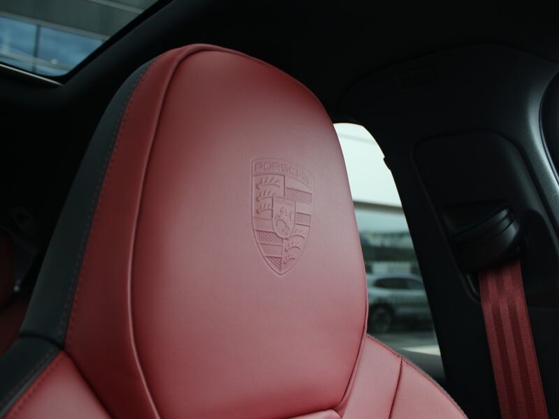 More views of Porsche Cayenne