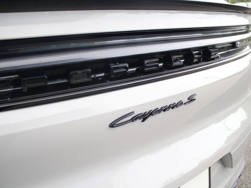 More views of Porsche Cayenne