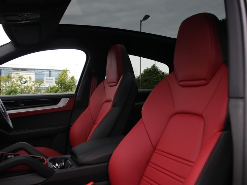More views of Porsche Cayenne