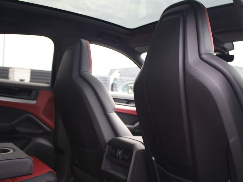 More views of Porsche Cayenne