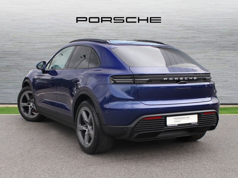 More views of Porsche Macan