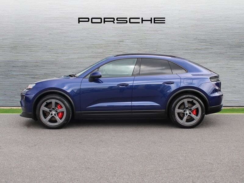 More views of Porsche Macan