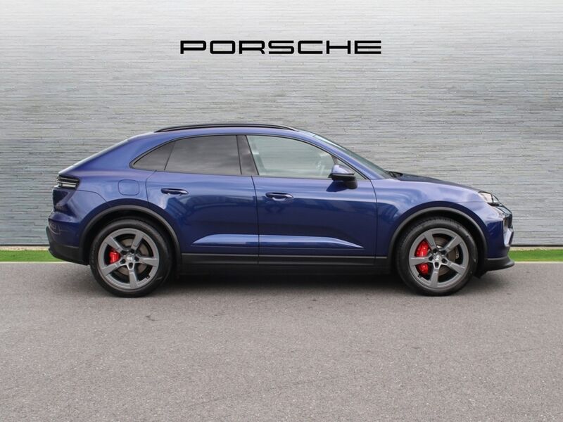 More views of Porsche Macan
