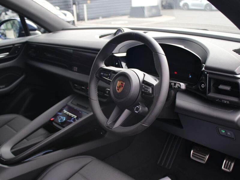 More views of Porsche Macan